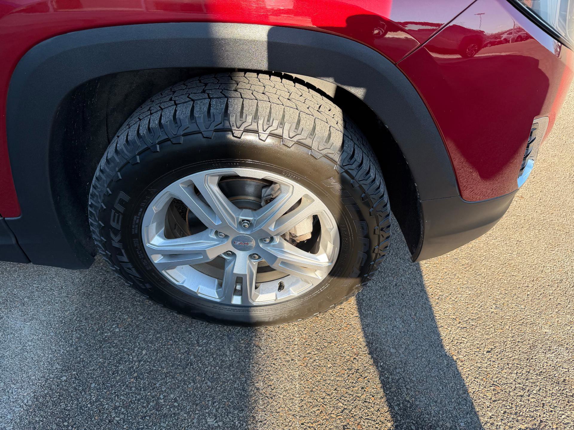 Used 2018 GMC Terrain SLE w/ Driver Convenience Package image 9