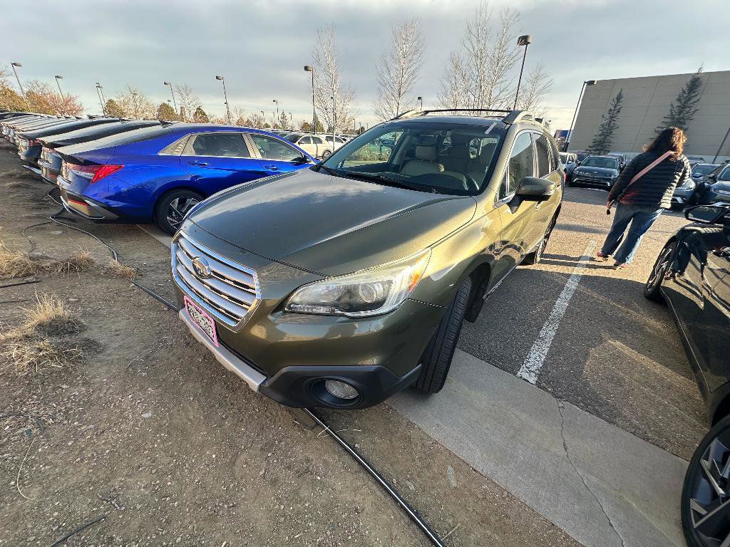 Used 2015 Subaru Outback 2.5i Limited image 1