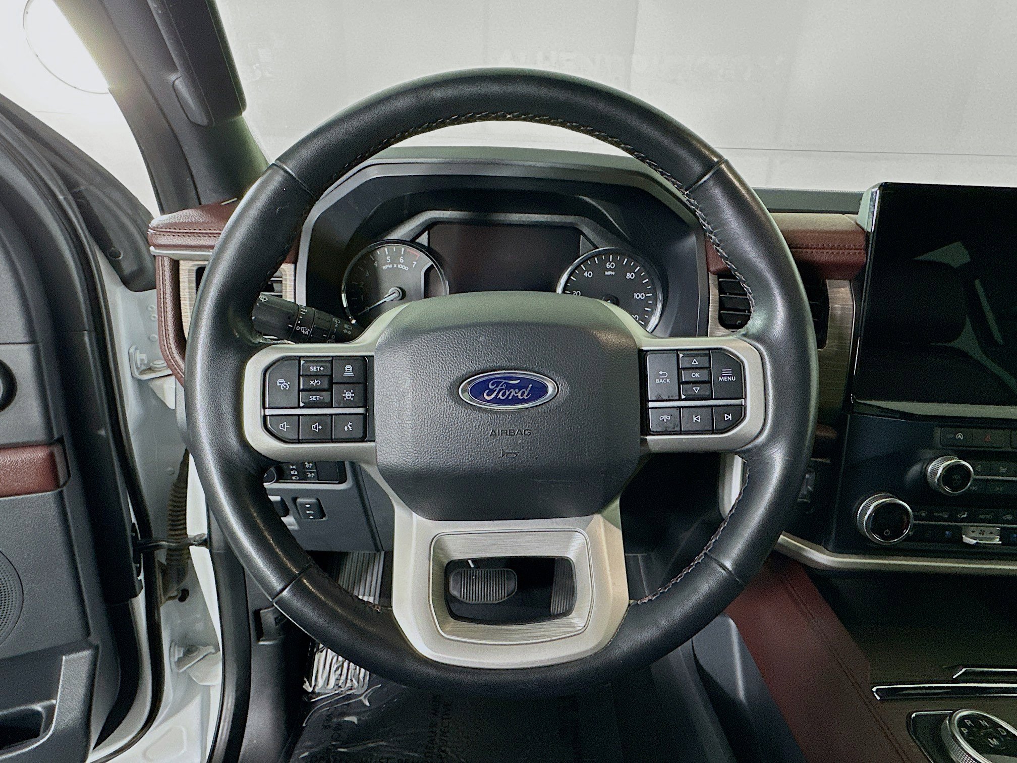 Used 2024 Ford Expedition Limited image 15