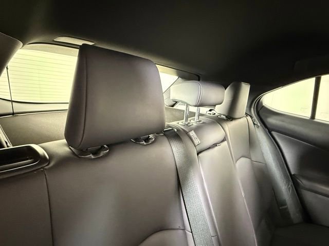 Used 2021 Lexus UX 200 w/ Premium Package FWD image 26