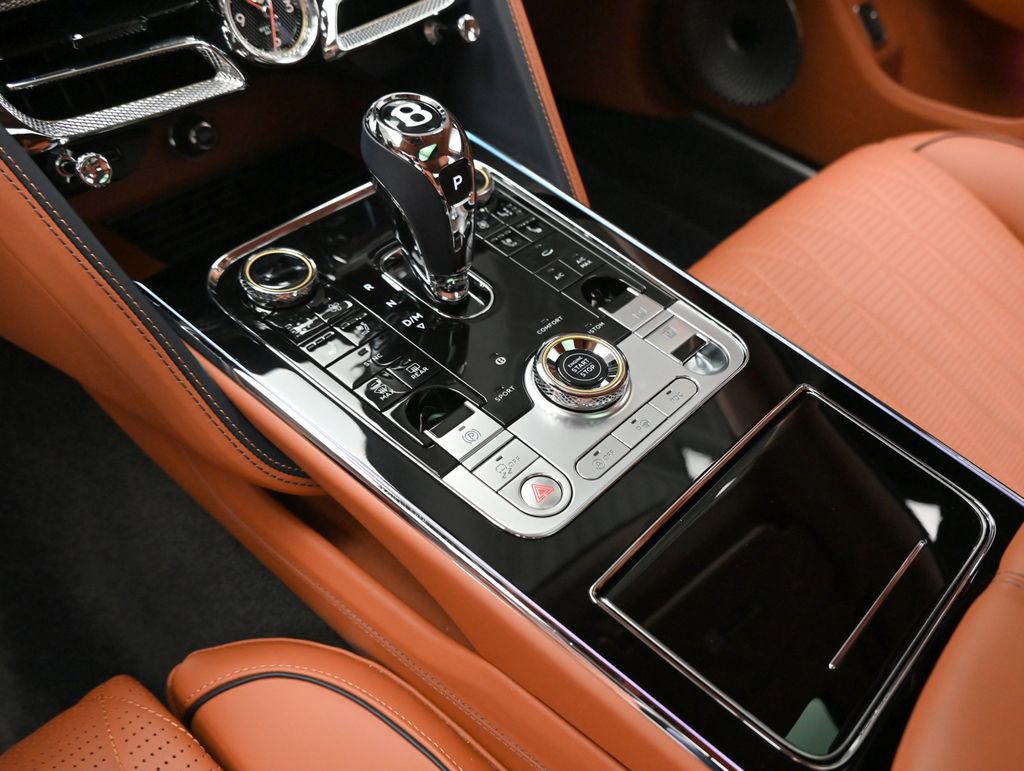 Used 2022 Bentley Flying Spur V8 image 22