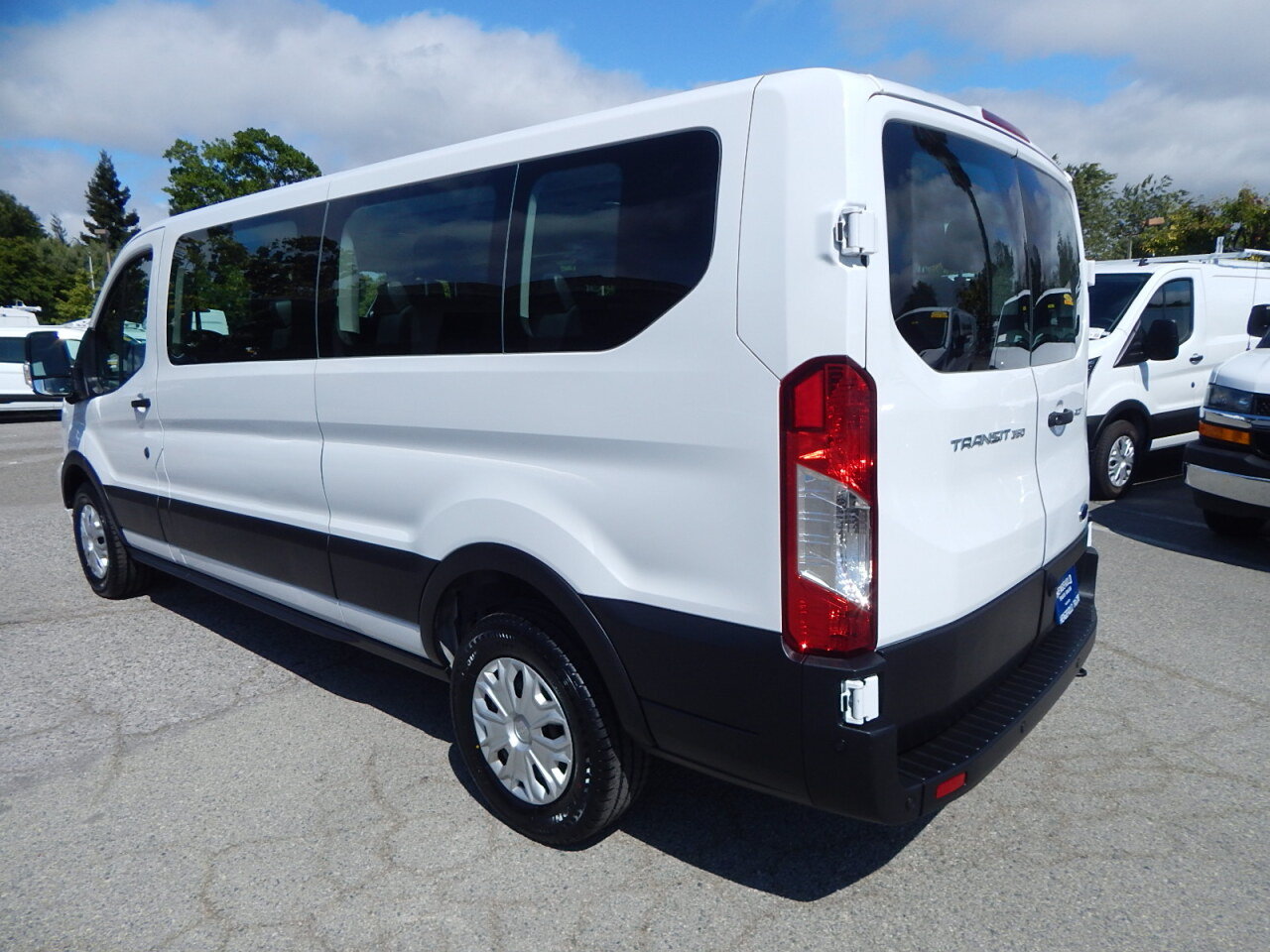 Used 2023 Ford Transit 350 XLT RWD image 6