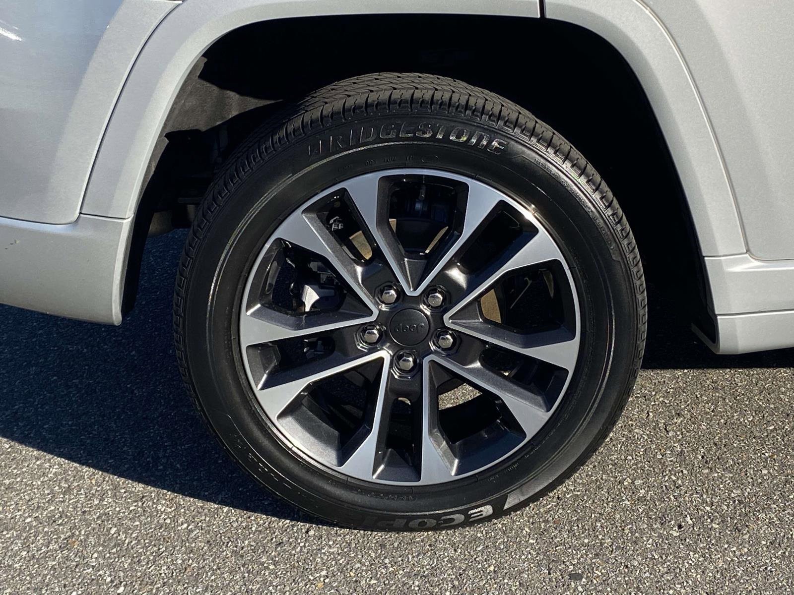 Used 2022 Jeep Grand Cherokee Overland w/ Luxury Tech Group IV image 8