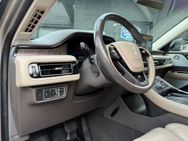 Used 2020 Lincoln Aviator Reserve w/ Equipment Group 202A image 17