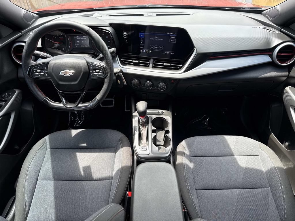 Used 2024 Chevrolet Trax RS w/ Driver Confidence Package FWD image 18