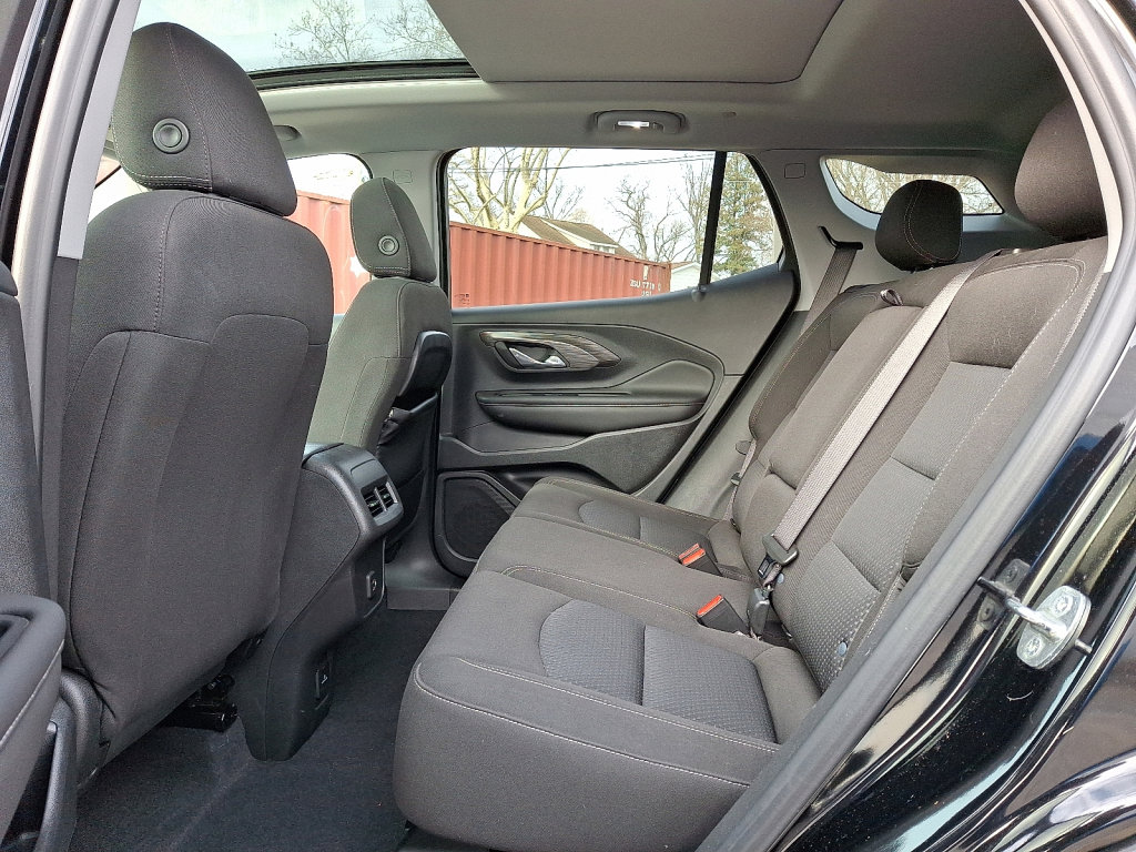 Used 2023 GMC Terrain SLE w/ Driver Convenience Package image 20