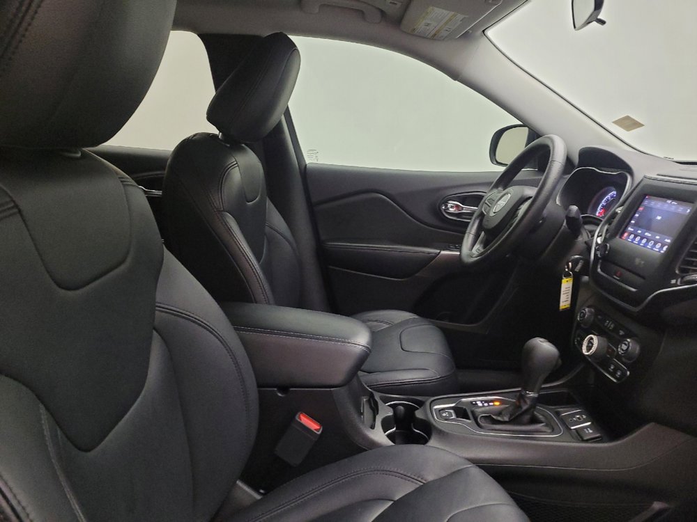 Used 2019 Jeep Cherokee Latitude w/ Popular Appearance Group image 21