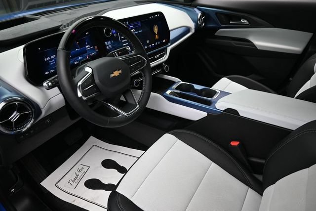 Used 2025 Chevrolet Equinox EV LT w/ Active Safety Package 3 FWD image 19