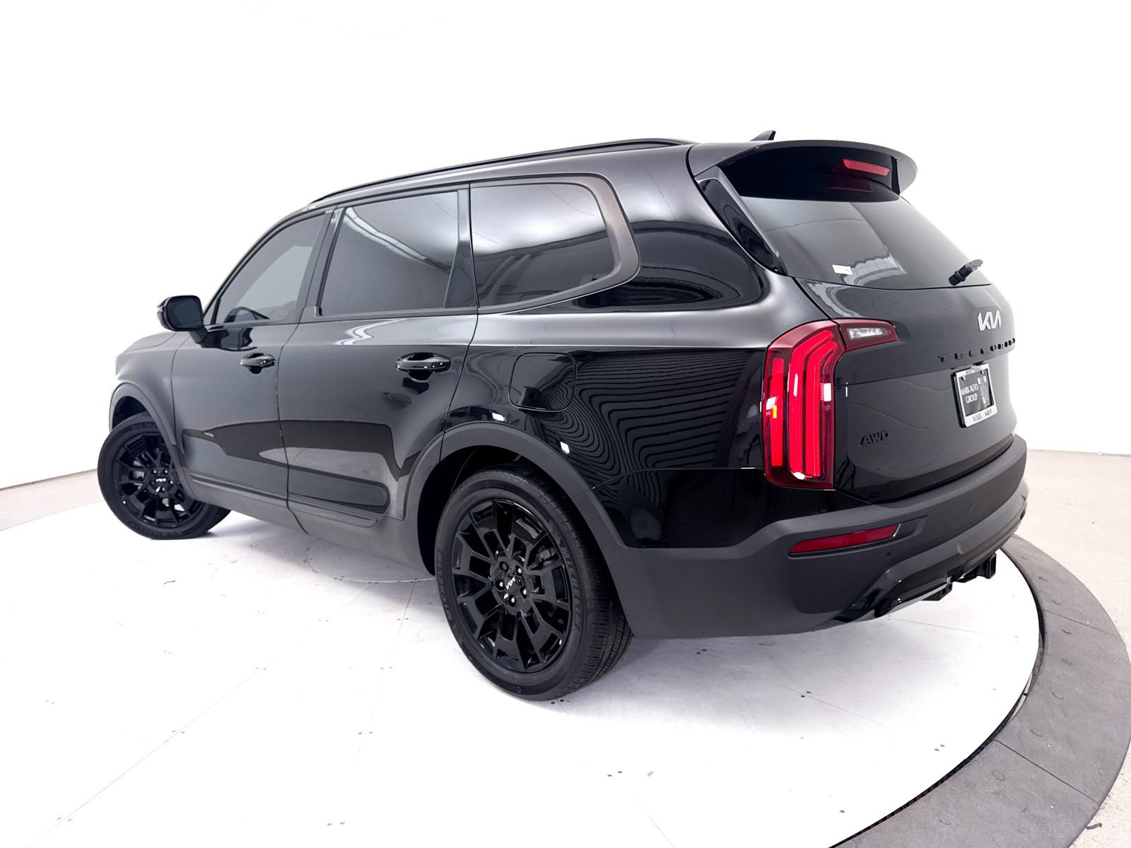 Certified 2022 Kia Telluride EX w/ EX Premium Package AWD/4WD image 2