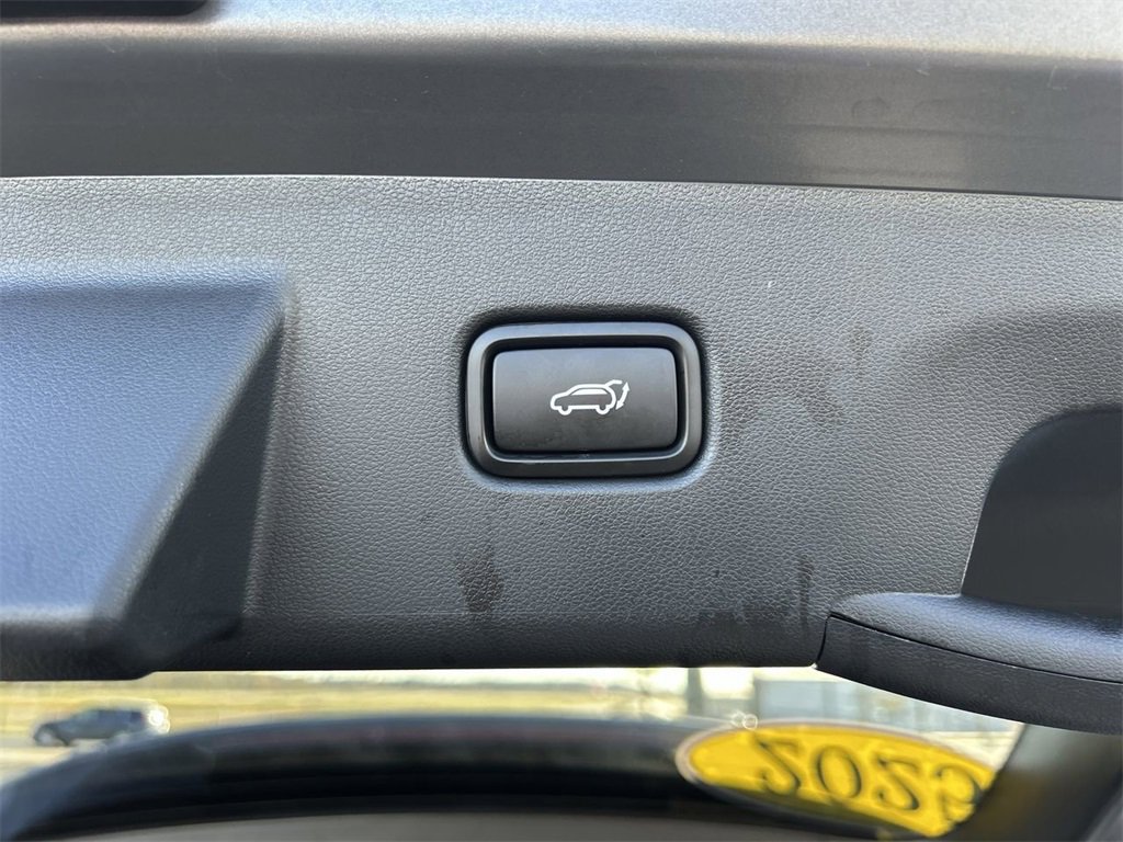 Used 2025 Hyundai Tucson Limited image 17