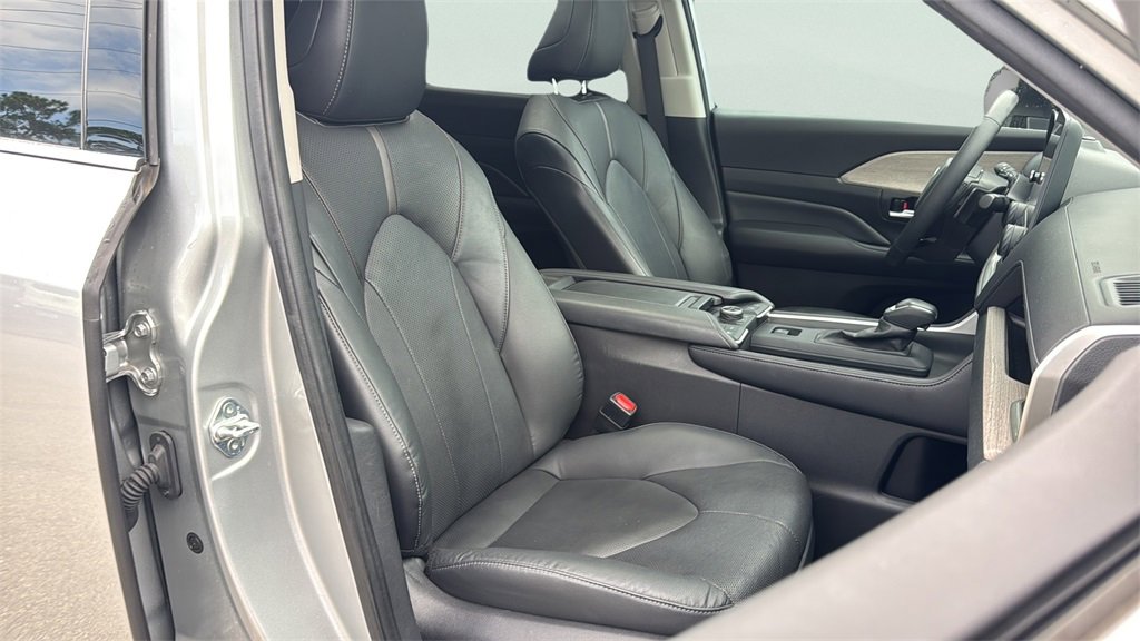 Used 2024 Toyota Grand Highlander XLE image 18