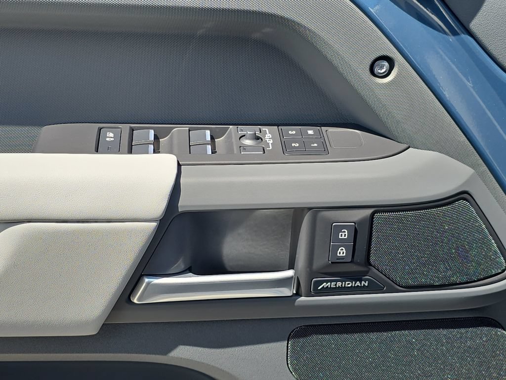 New 2026 Land Rover Defender 110 S AWD/4WD image 28
