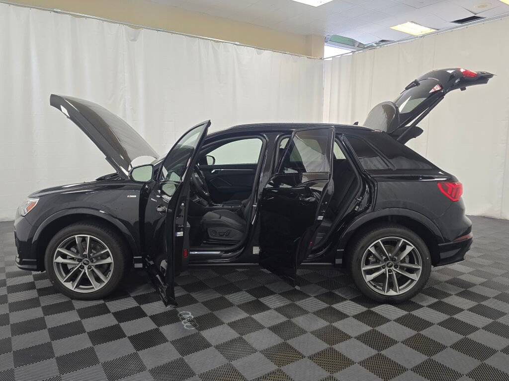 New 2025 Audi Q3 2.0T Premium image 11