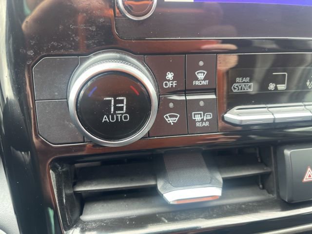 Used 2024 Toyota Highlander LE AWD/4WD image 31