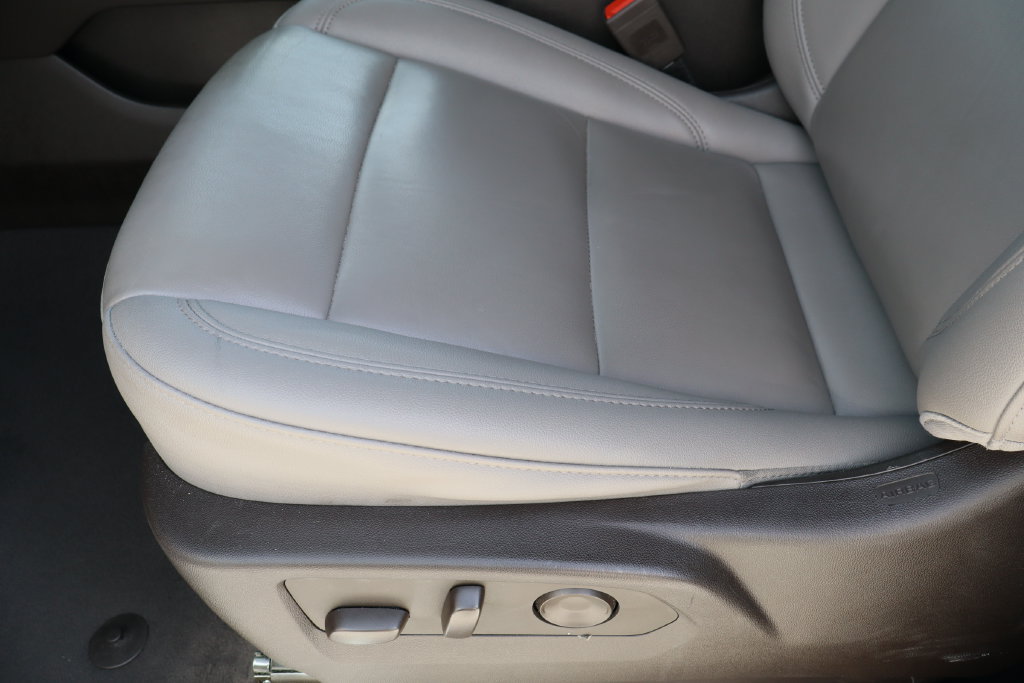 Certified 2024 Chevrolet Suburban LT RWD image 21