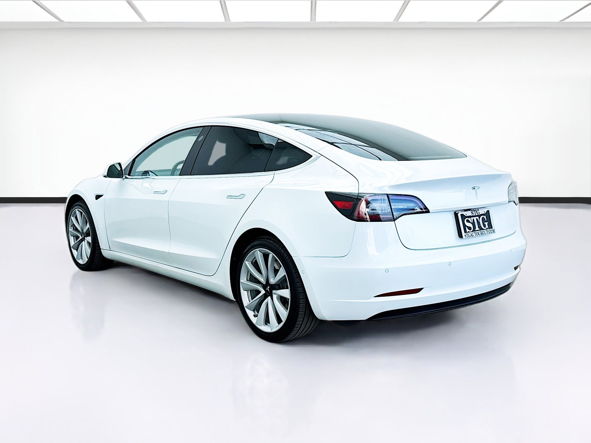 Used 2020 Tesla Model 3 Standard Range Plus image 6