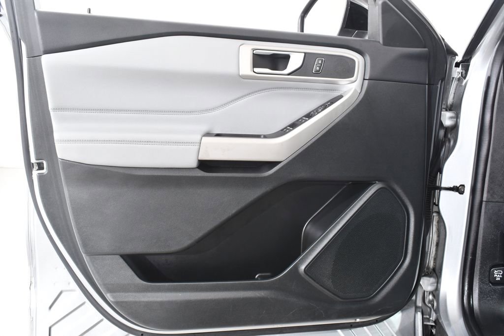 Used 2023 Ford Explorer XLT w/ Equipment Group 202A image 26