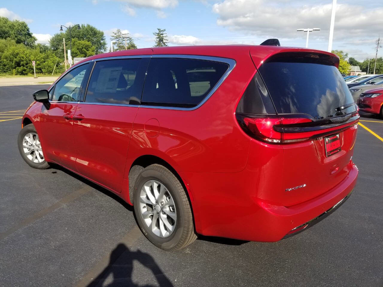 New 2025 Chrysler Pacifica Select image 5