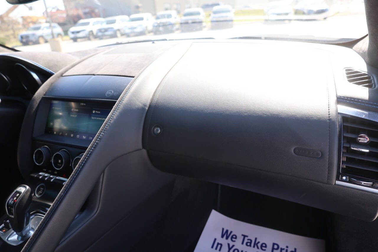 Used 2020 Jaguar F-TYPE SVR image 21