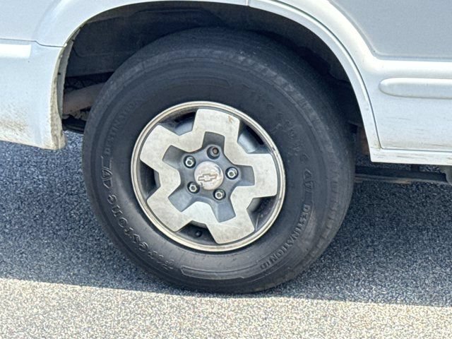 Used 2004 Chevrolet Blazer LS w/ Preferred Equipment Group AWD/4WD image 5