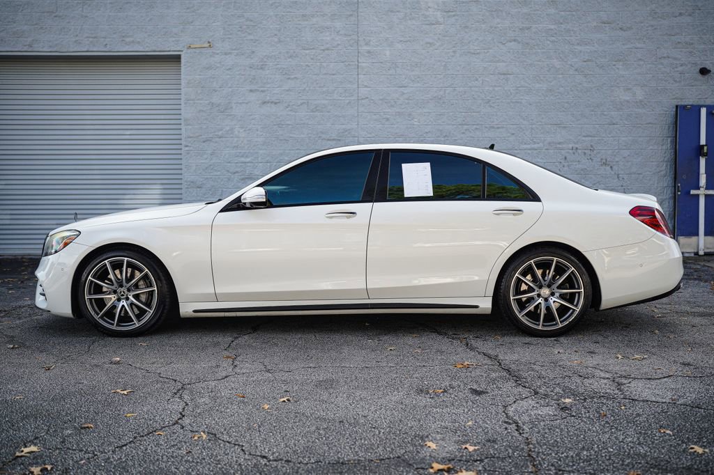 Used 2018 Mercedes-Benz S 560 Sedan w/ AMG Line Exterior image 9
