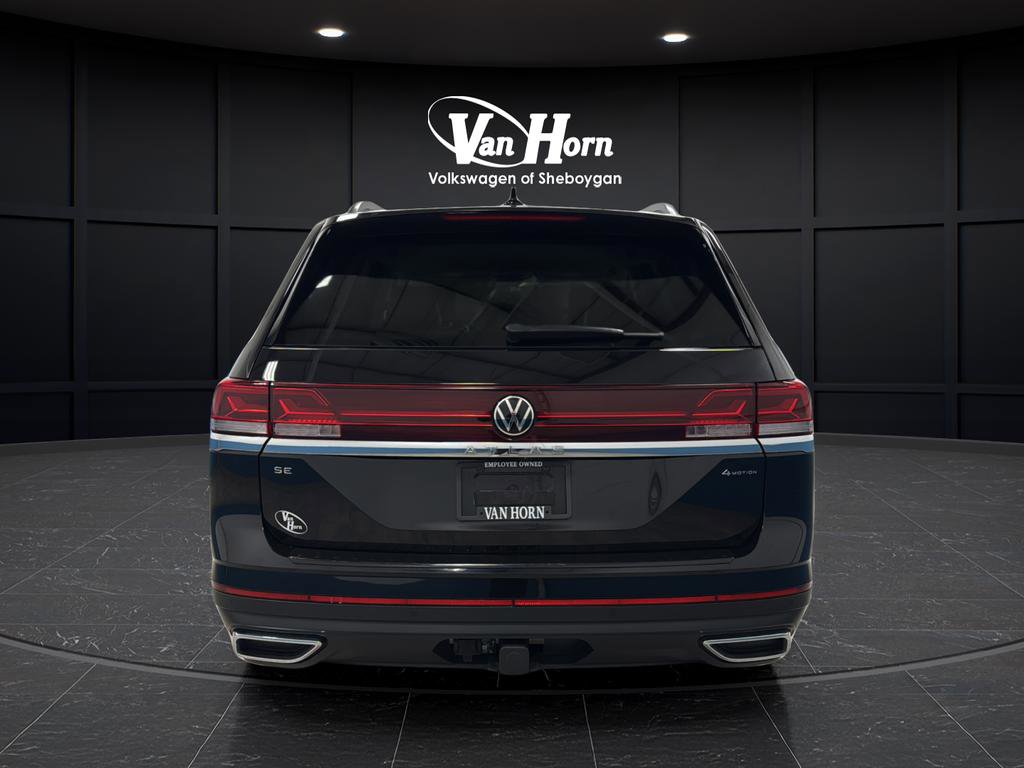 Used 2024 Volkswagen Atlas SE w/ Black Wheel Package image 6
