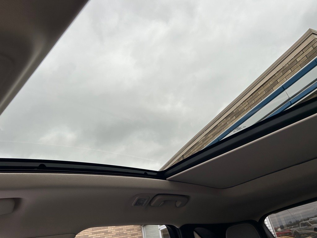 Used 2020 Ford Escape SE image 23