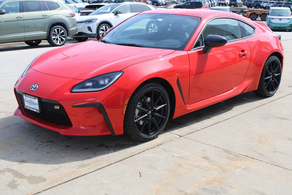 Used 2025 Toyota GR86 Premium w/ ALL Weather Mat Package (TMS) image 3