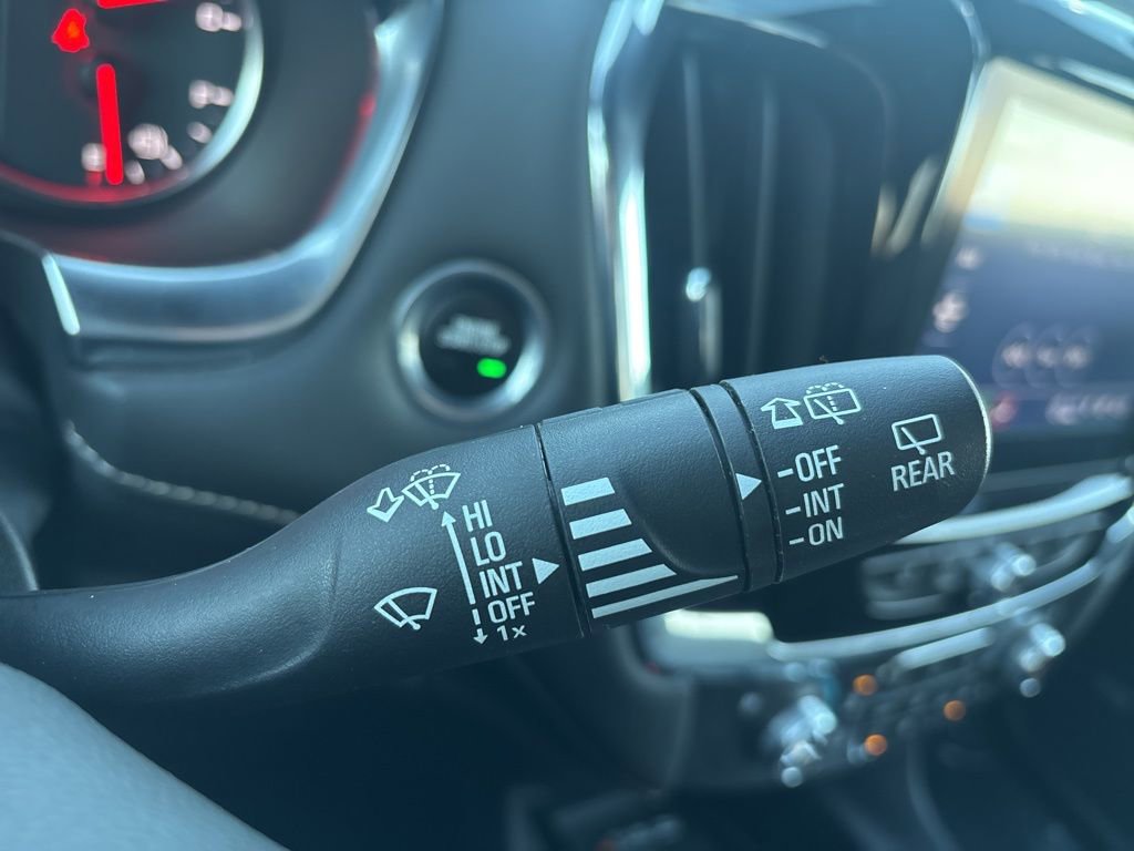 Used 2023 Chevrolet Traverse Premier image 23