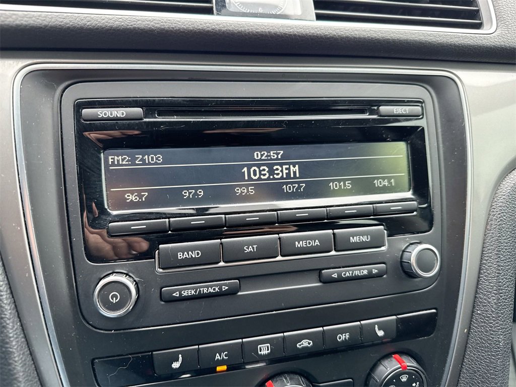 Used 2014 Volkswagen Passat 1.8T Wolfsburg Edition image 13