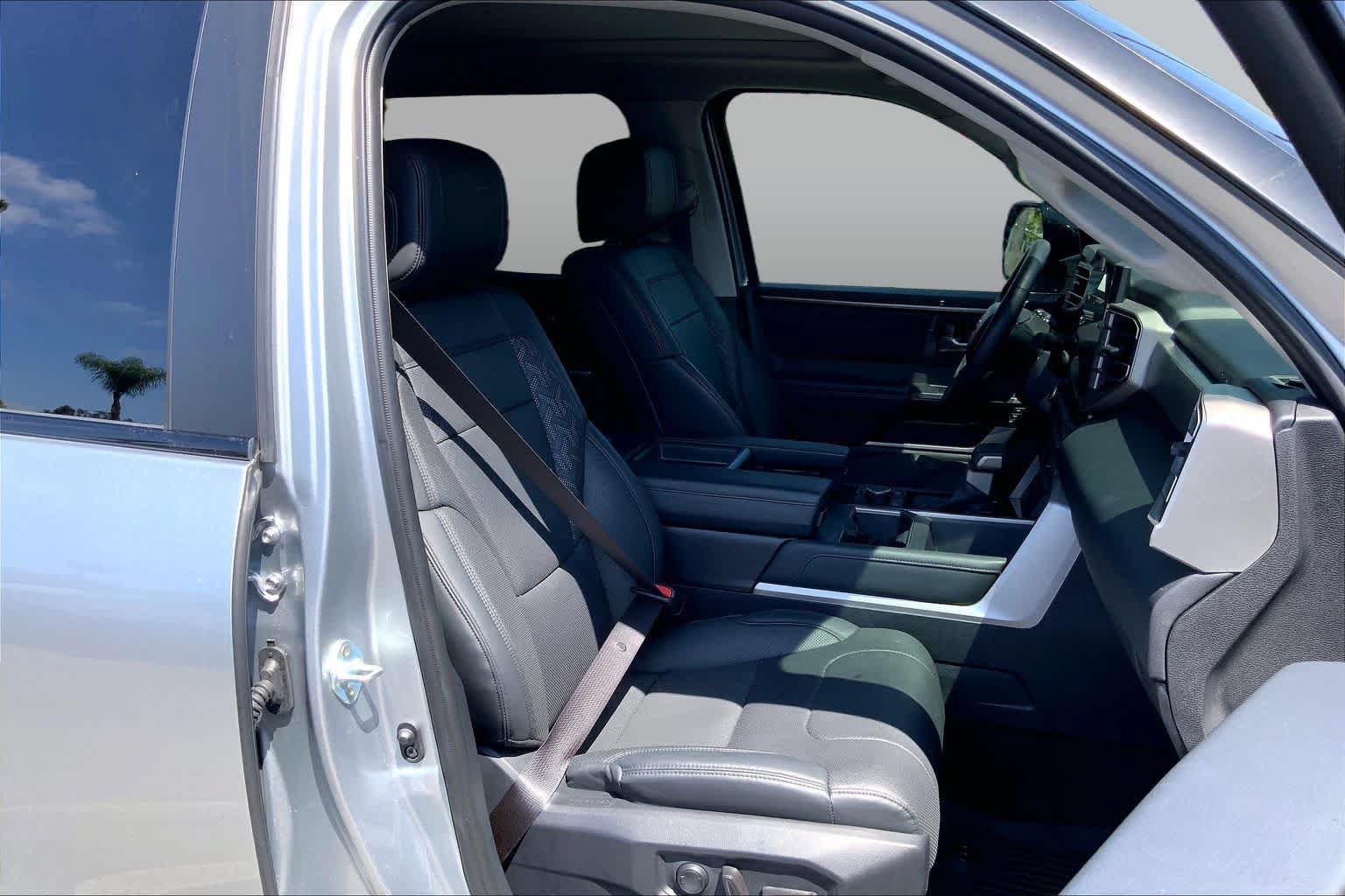 Used 2024 Toyota Tundra Limited AWD/4WD image 8
