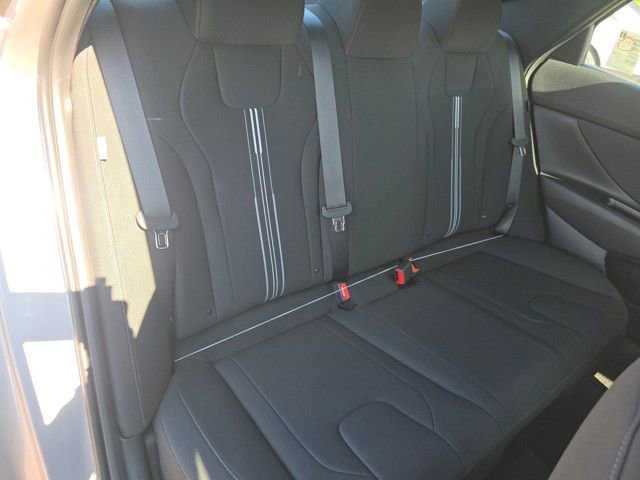 Certified 2025 Hyundai Elantra SEL image 21
