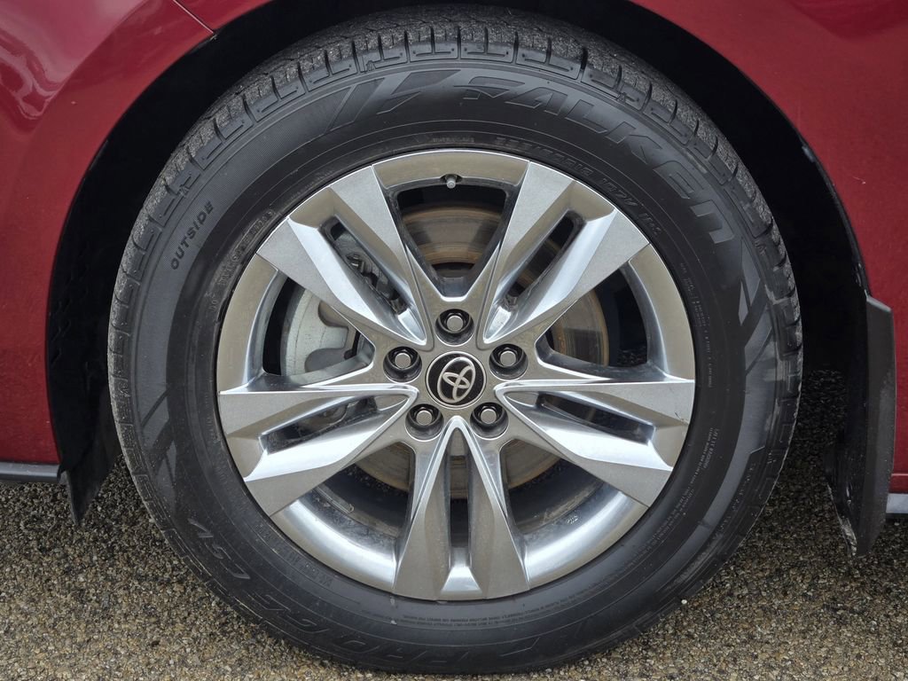Used 2022 Toyota Sienna Limited FWD image 10