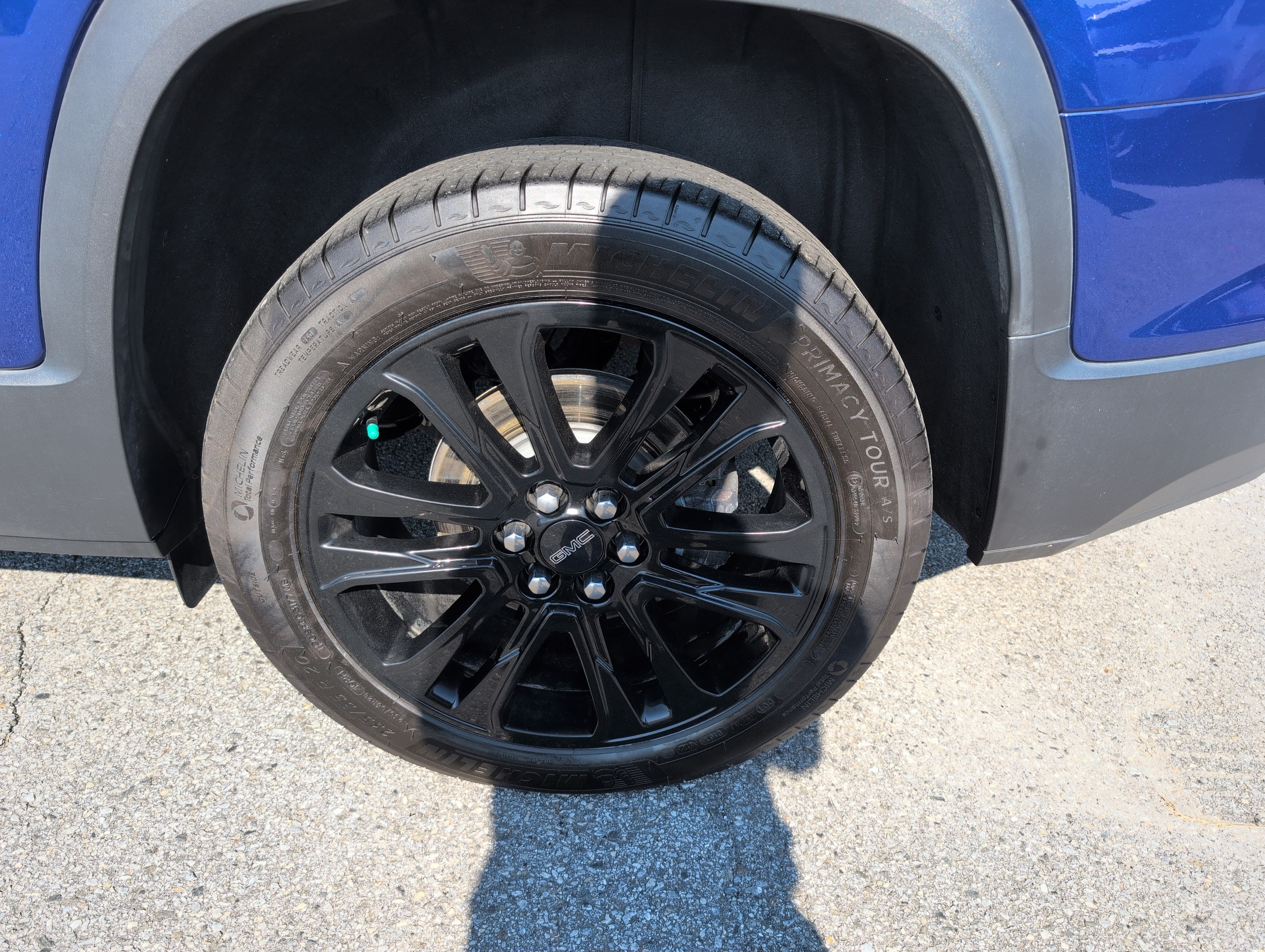 Used 2023 GMC Acadia SLT w/ Elevation Edition FWD image 5