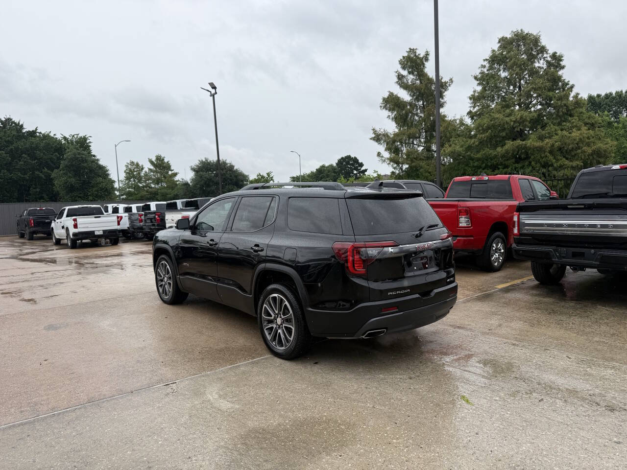 Used 2020 GMC Acadia AT4 w/ GMC Pro Grade Package AWD/4WD image 4