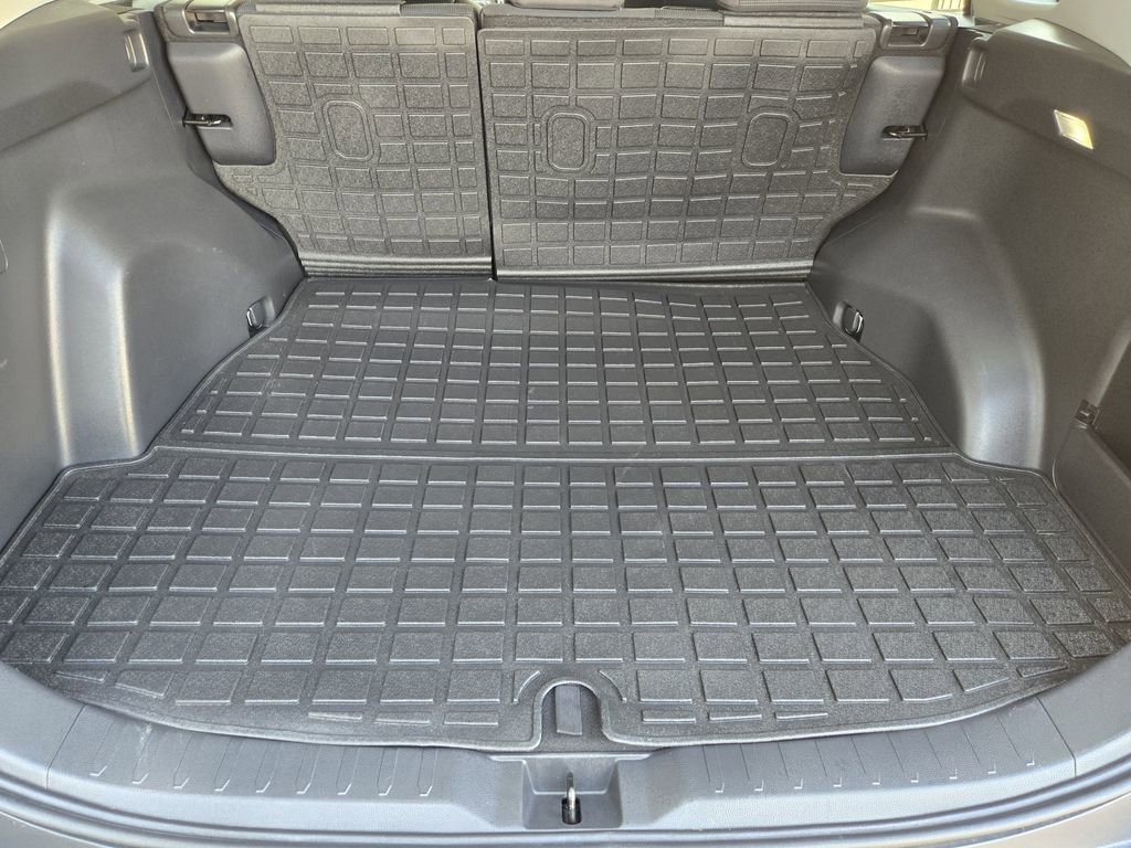 Certified 2024 Toyota RAV4 LE FWD image 21