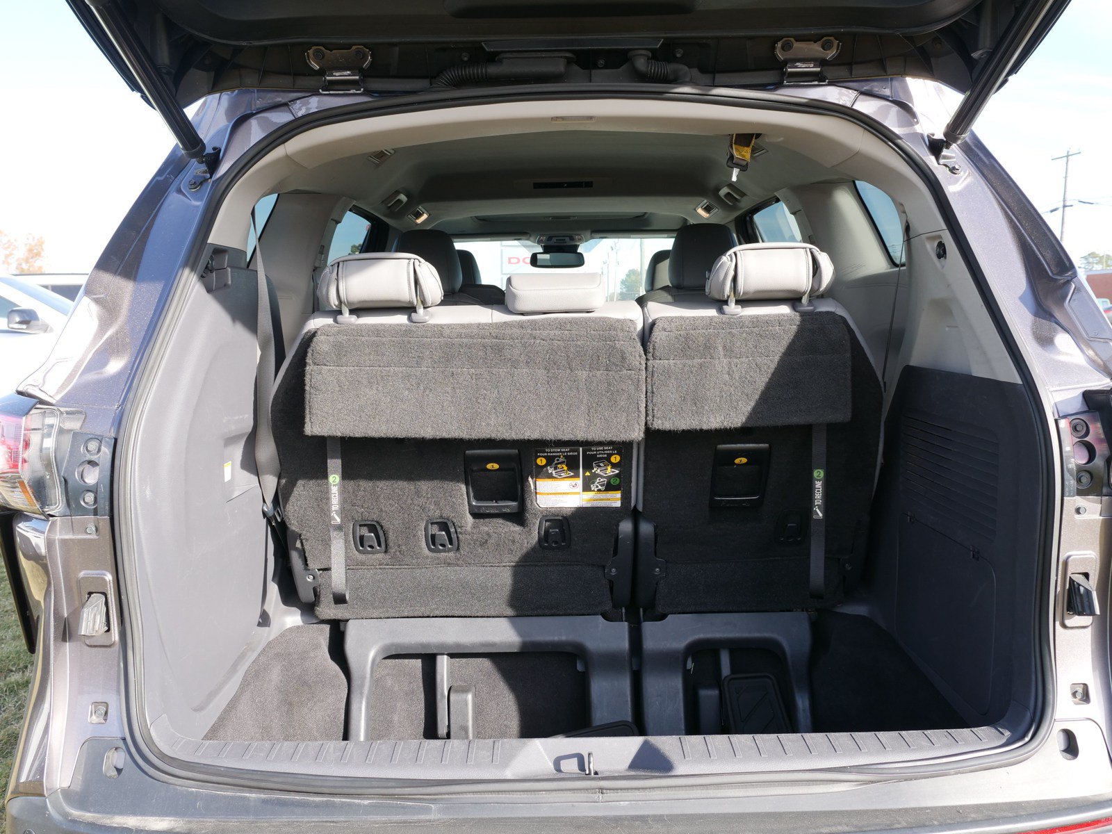 Used 2021 Toyota Sienna XLE FWD image 13