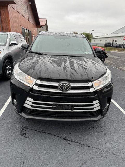 Used 2019 Toyota Highlander XLE image 3