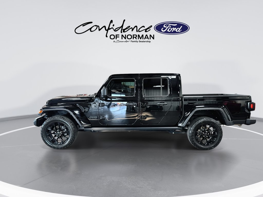 Used 2025 Jeep Gladiator Sport AWD/4WD image 5