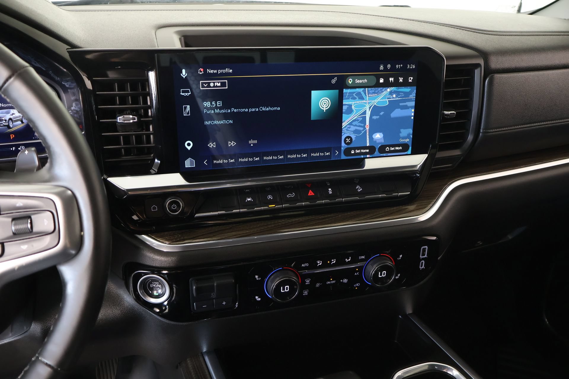 Used 2025 Chevrolet Silverado 1500 LT AWD/4WD image 5