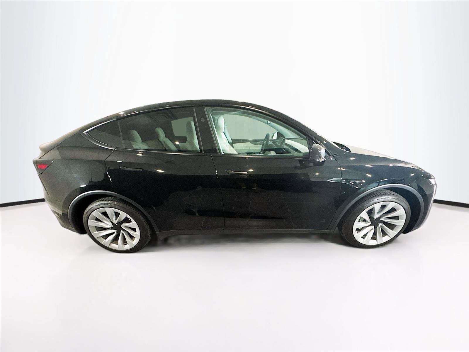 Used 2026 Tesla Model Y Long Range image 6
