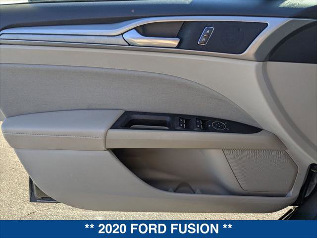 Used 2020 Ford Fusion SE image 10