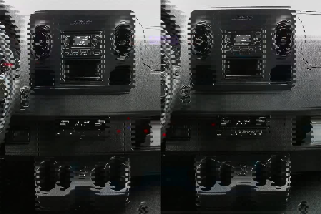 Used 2020 Mercedes-Benz Sprinter 2500 image 11