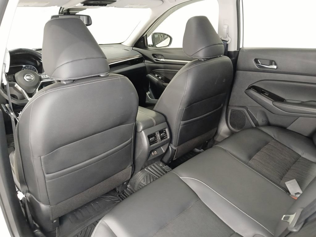 Used 2020 Nissan Altima 2.0 Platinum FWD image 13