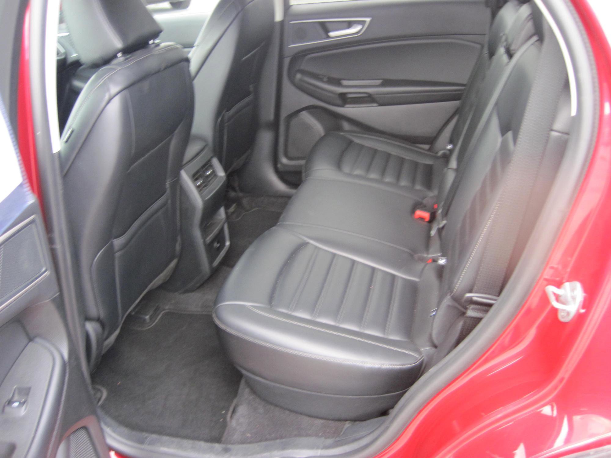 Used 2024 Ford Edge SEL image 10