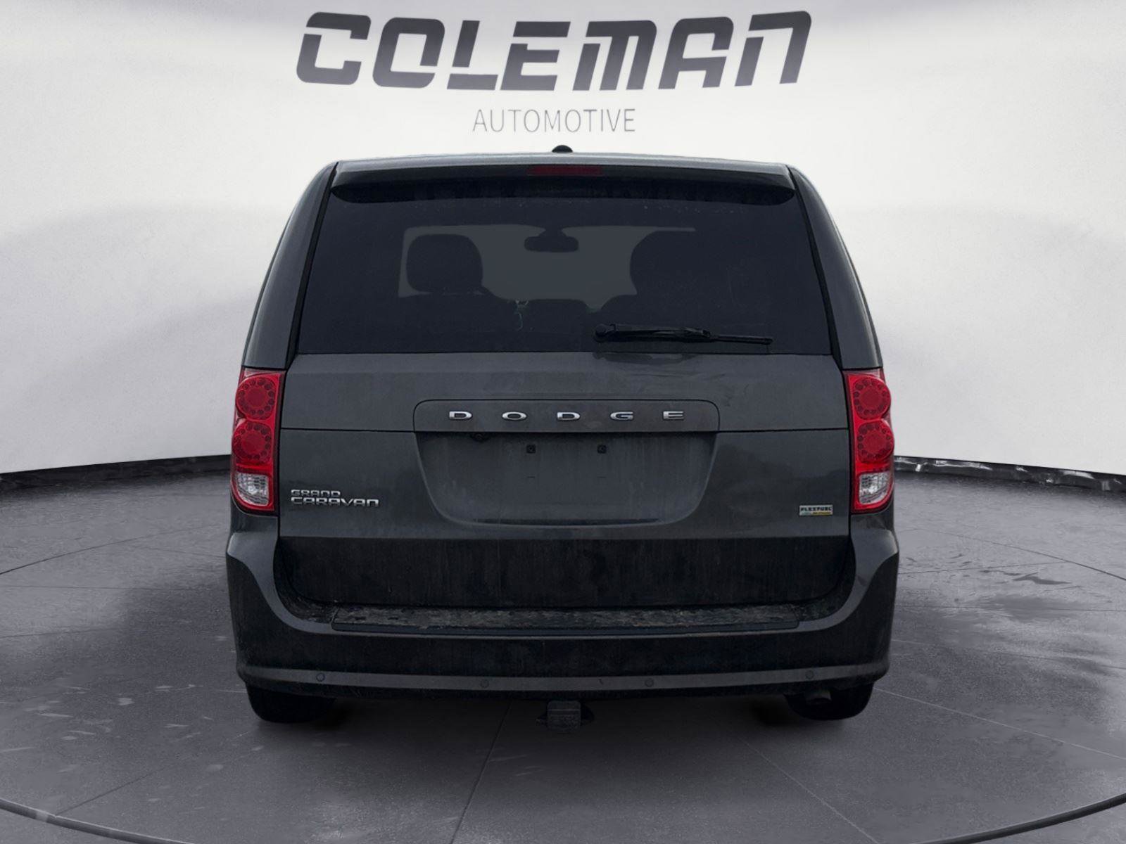 Used 2019 Dodge Grand Caravan SE image 4