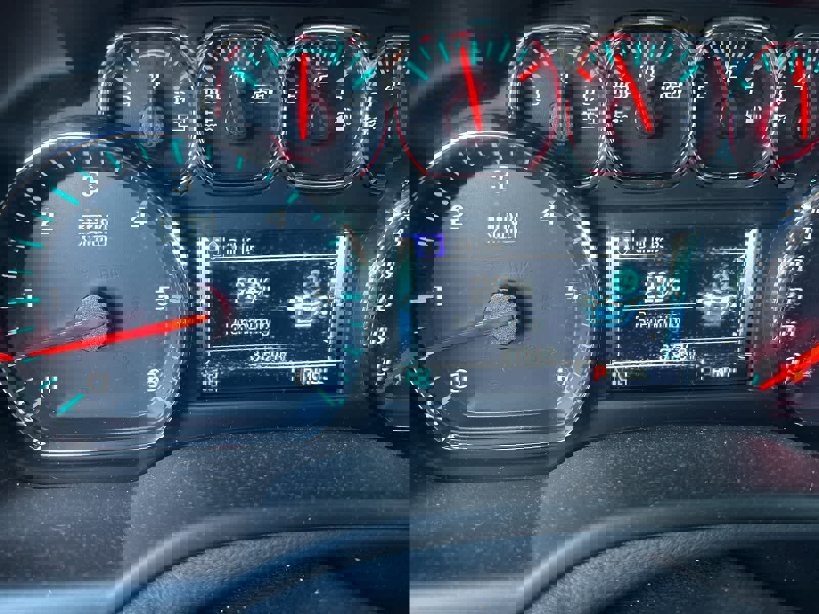 Used 2018 GMC Yukon SLT w/ HD Trailering Package image 34