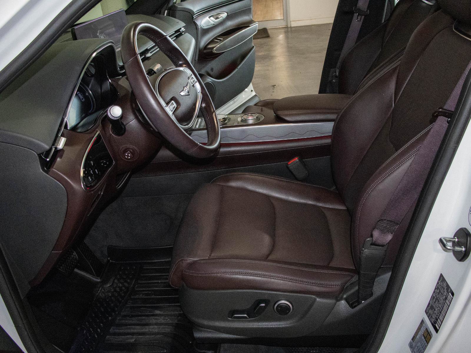 Used 2022 Genesis GV70 2.5T w/ Advanced Package AWD/4WD image 8
