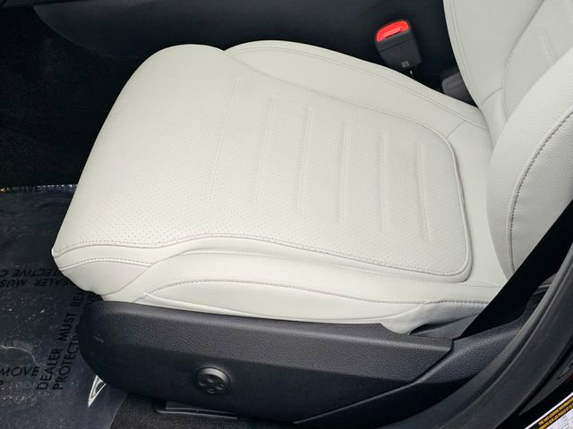 New 2026 Mercedes-Benz C 300 4MATIC Sedan image 18