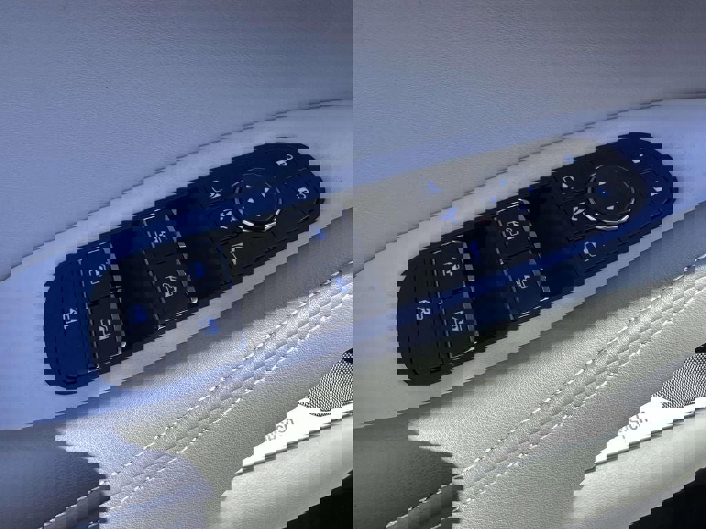 Used 2026 INFINITI QX60 Luxe w/ Family Package image 21